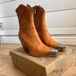 Free People Brayden Western Boot Leather Women's Size 39 Tan Etched Metal Toe